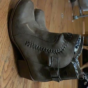 Booted heel